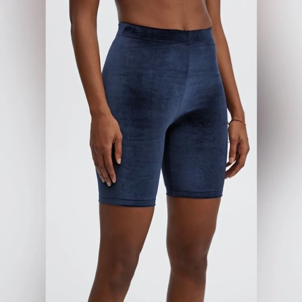 Fabletics Velour biker shorts Dark Navy Size Small